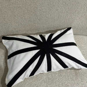 Cuscino in tela di cotone sbiaco